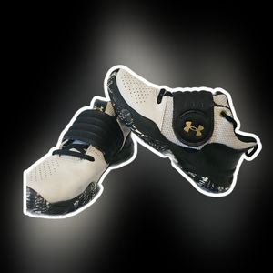 Under Armour Kids' Zone Bb Basketball Shoes 3Y